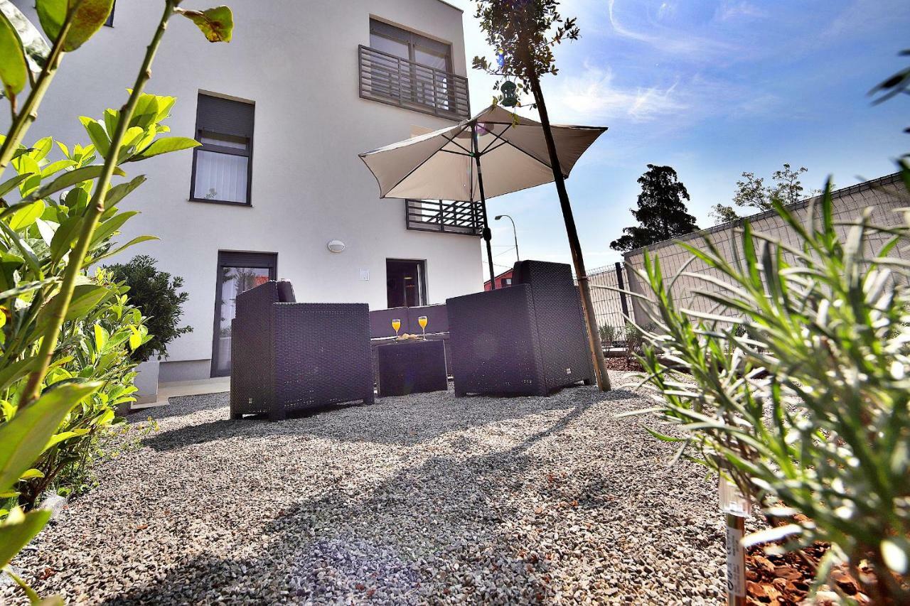 Studio Apartment Ada 2 Rijeka Exteriör bild