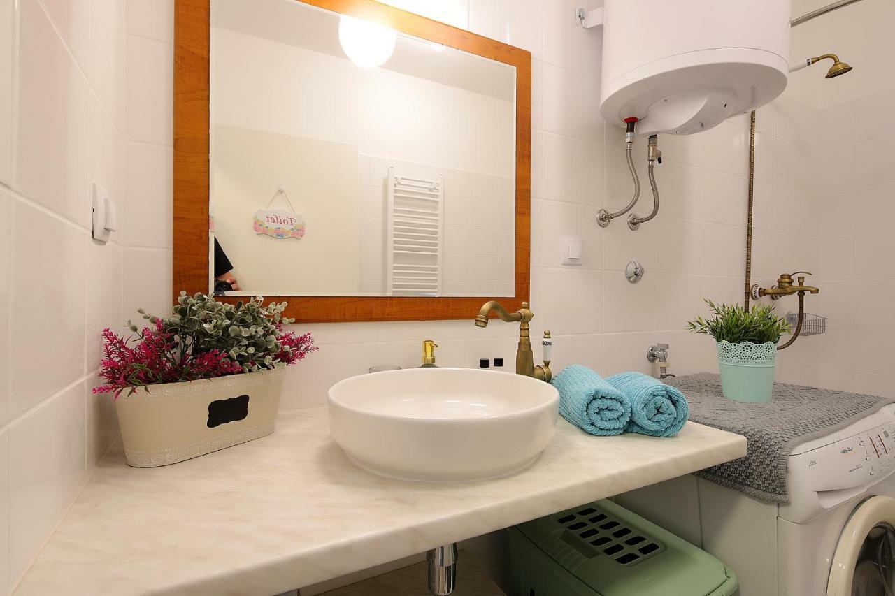 Studio Apartment Ada 2 Rijeka Exteriör bild